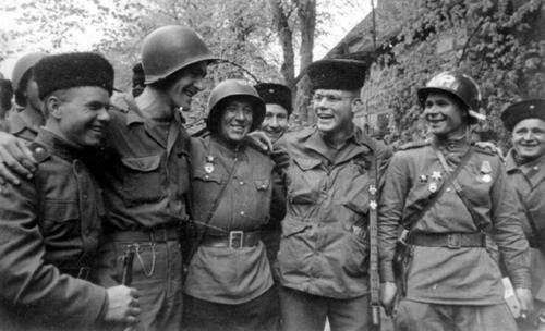 19. Torgau, 1945 - United in Victory