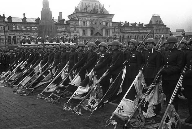 21. Moscow, 1945 - The Sacred War