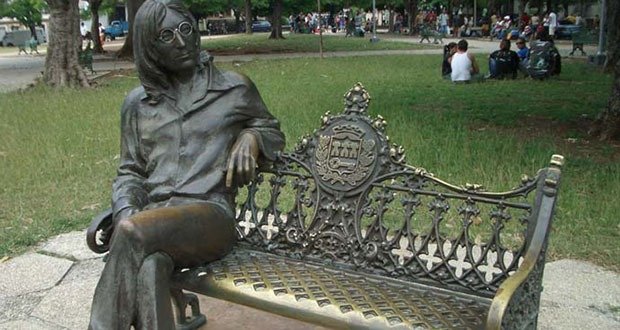 Statue of John Lennon