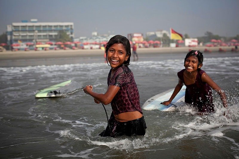 Bangladeshi Surf Girls