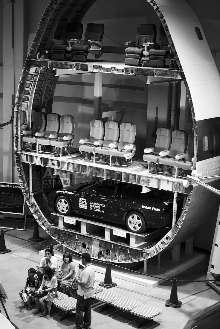 15. Boeing 747