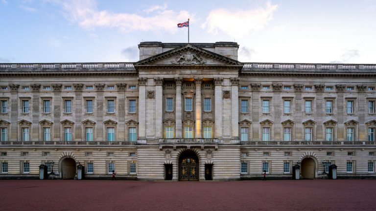15 Lesser-Known Buckingham Palace Facts