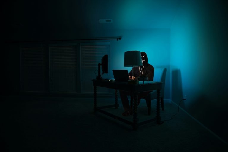 11 Notorious Hackers in History