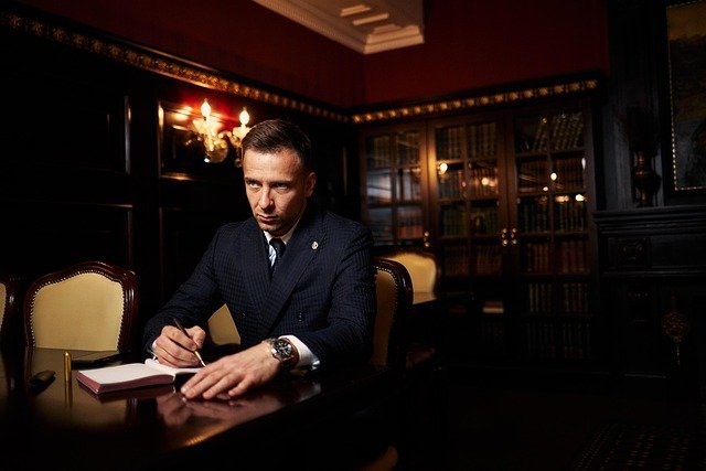Why Hiring an Experienced Divorce Lawyer in Mayfair Matters