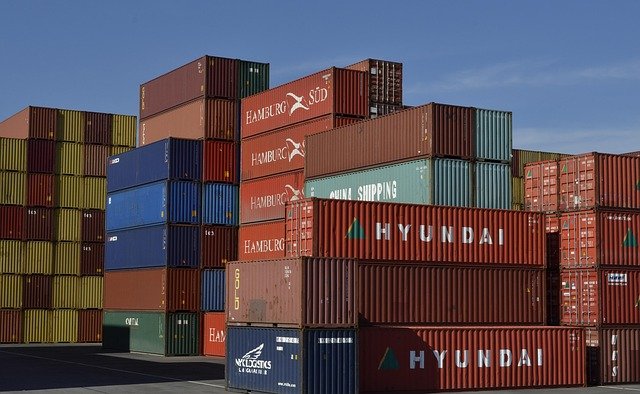 How to Compare Container Sellers Without Getting Confused by Pricing